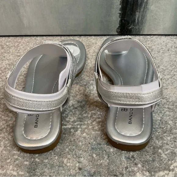 Bandolino Kayte 2 Silver Rhinestone Thong Sandals - Size 6.5 (NIB) - Picture 4 of 12